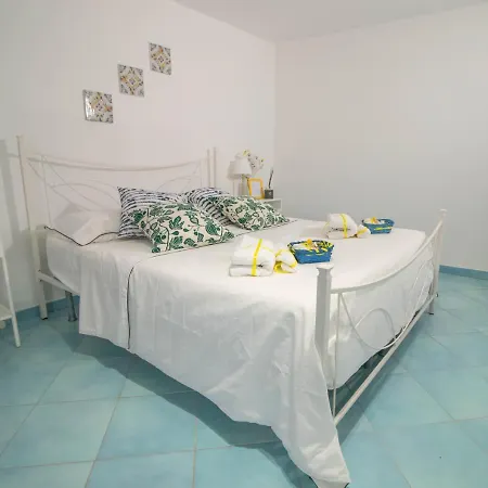 بيت ضيافة Vico 22 *